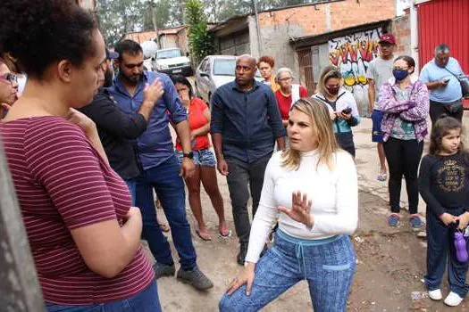 Articulação da deputada Carla Morando garante imóveis para moradores da Chácara Baronesa