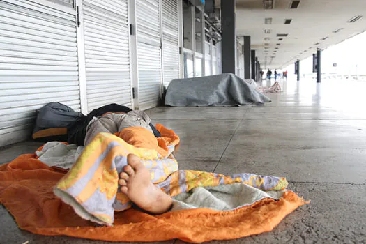 Frio em SP: governo e prefeitura reforçam atendimento aos moradores de rua