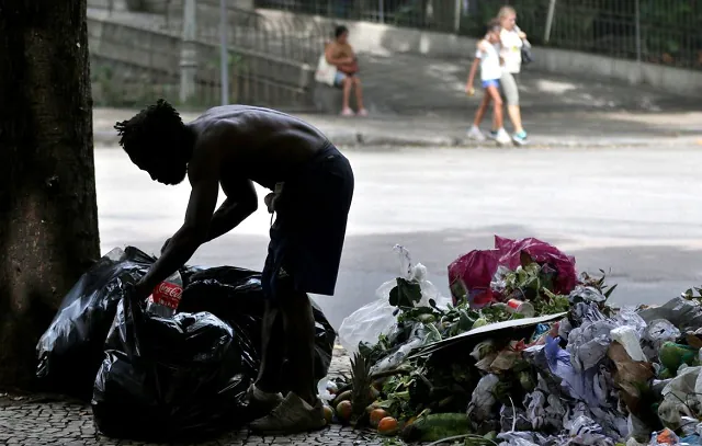 Estudo da PUC-PR mapeia violências contra pessoas em situação de rua