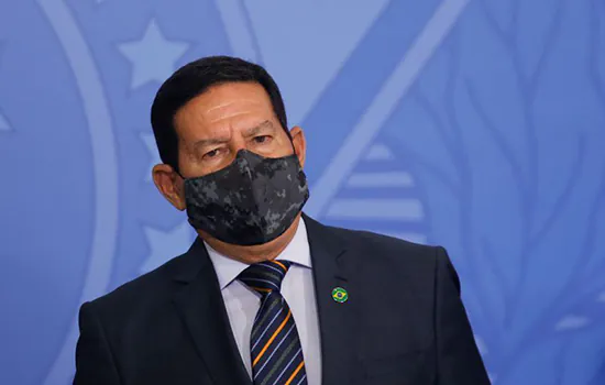 Mourão diz que marca de 500 mil mortos por covid é ‘retrato da desigualdade’