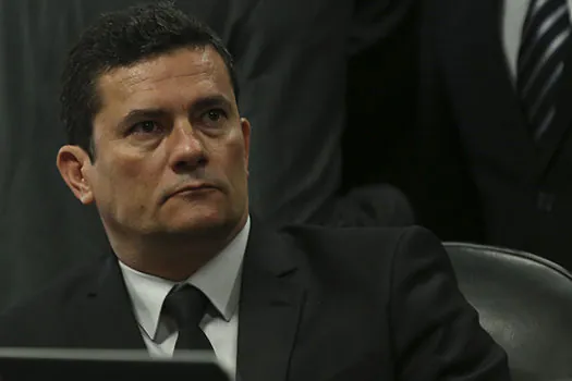 Moro responde: Bolsonaro ‘desejava rebelião armada contra medidas sanitárias’