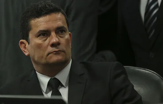 Moro responde: Bolsonaro ‘desejava rebelião armada contra medidas sanitárias’