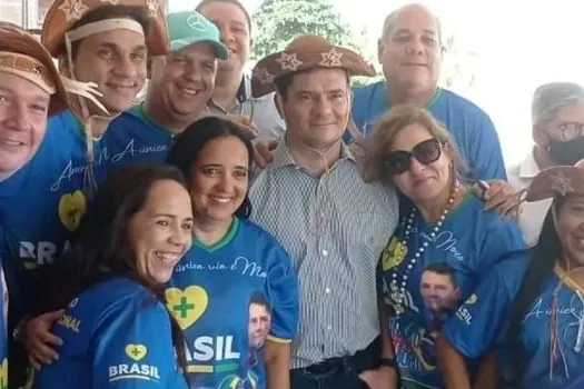 Moro repete presidenciáveis e usa chapéu de sertanejo