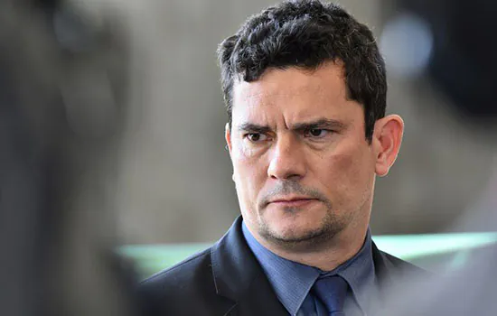 Moro recebe sugestão de levar pacote ao Senado