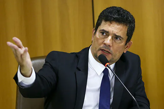 Moro libera recursos de fundo de segurança para combate à covid-19