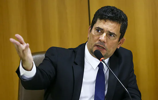 Moro libera recursos de fundo de segurança para combate à covid-19