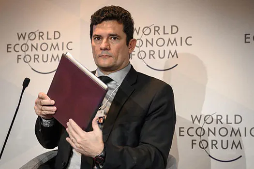 País sai fortalecido, políticas do governo são consistentes’, diz Moro em Davos