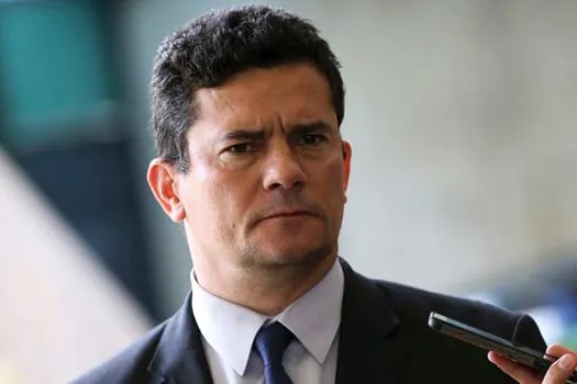 Site divulga supostos diálogos de Moro; PF apura ação de hackers