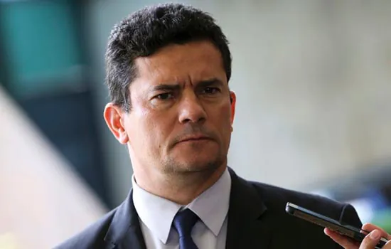 Site divulga supostos diálogos de Moro; PF apura ação de hackers