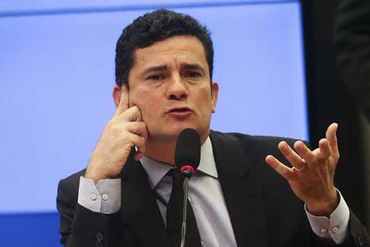 ‘Muito Barulho’, diz Moro sobre conversas reveladas por site