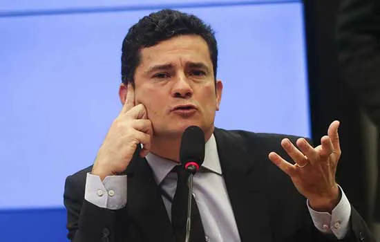 PT pede à PGR denúncia contra Moro por suposto acesso a inquérito dos hackers