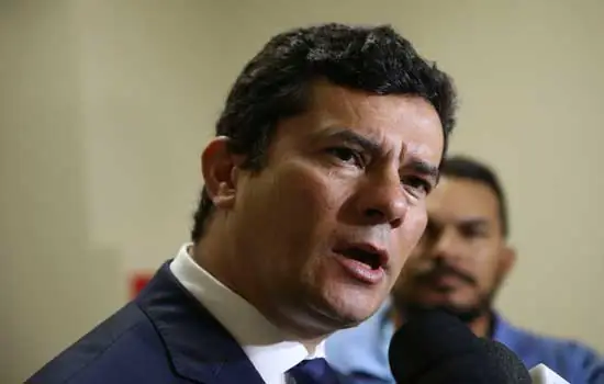 Moro diz que vai transferir líderes de facções responsáveis por massacre