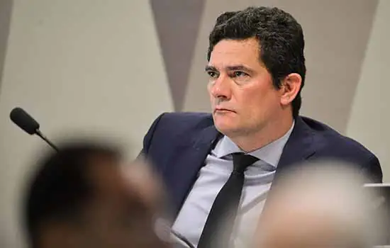 Moro e associações de magistrados pedem veto a juiz de garantias