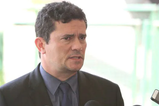 Sérgio Moro recebe carteira da OAB e abre escritório em Curitiba