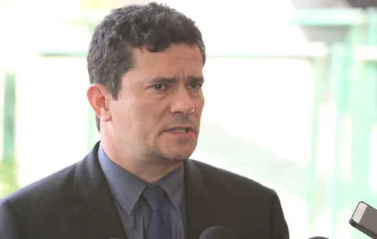 Sérgio Moro recebe carteira da OAB e abre escritório em Curitiba