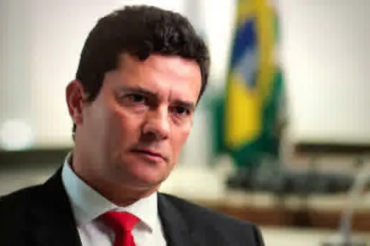 Moro desafia: ‘Se quiserem publicar tudo, publiquem. Não tem problema’