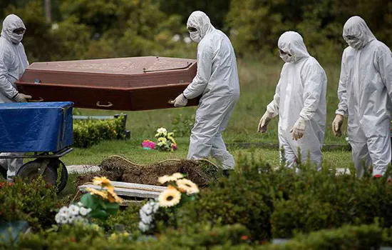 Brasil tem quarto dia seguido de média de mortes por covid-19 acima de 3 mil