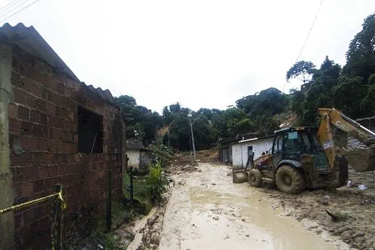 Sobe para 126 o número de mortos por causa das chuvas em Pernambuco