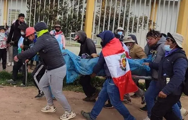 Peru: sobe para 17 número de mortos em confrontos entre manifestantes e policiais