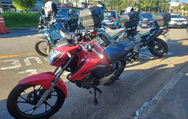 GCM de Santo André recupera moto furtada durante patrulha na Avenida Itamarati