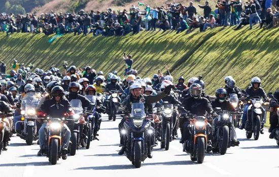 Presidente participa de motociata em Florianópolis