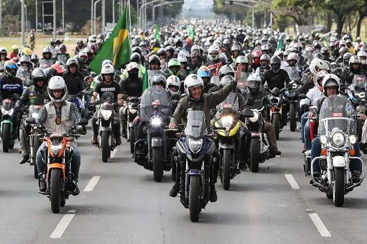 Justiça determina posicionamento da AGU sobre motociata de Bolsonaro no Ceará