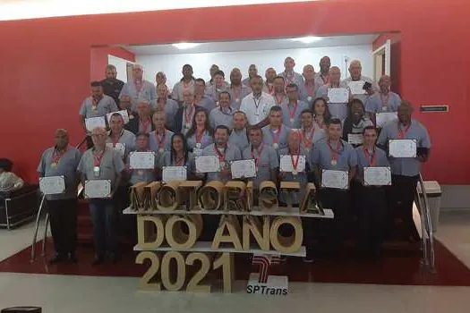 Melhores motoristas de 2021 são homenageados pela SPTrans