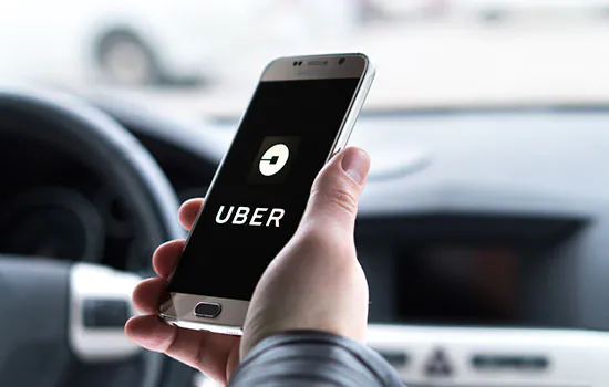 TST rejeita vínculo de emprego de motorista com a Uber