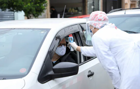 Motoristas de São Caetano aprovam testes contra a covid-19 em bloqueios de trânsito