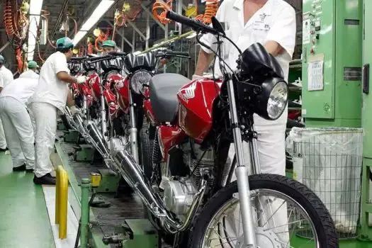 Vendas de motos sobem 4,5% em janeiro ante janeiro de 2021, diz Fenabrave