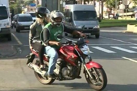 Prefeitura de SP apreende 143 motos da 99 que transportavam passageiros