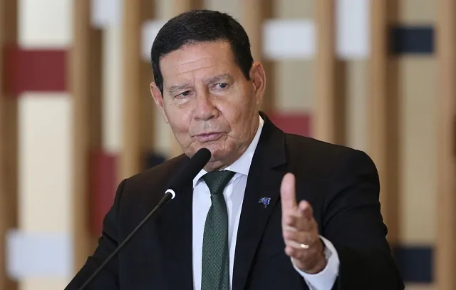 Mourão diz que apoiadores de Bolsonaro precisam aceitar vitória de Lula