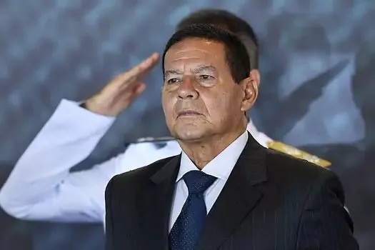 No Dia do Exército, Mourão volta a chamar golpe de 64 de “Revolução Democrática”