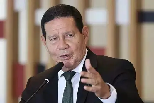 Sugestões de militares para o TSE são “assunto encerrado”, diz Mourão