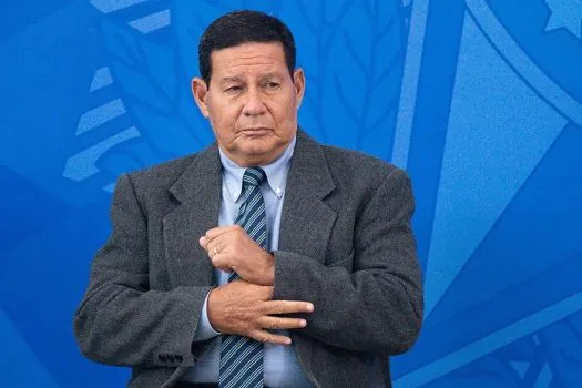 Mourão ataca Moraes por multa ao PL e diz que ‘chegou a hora’ de a direita reagir