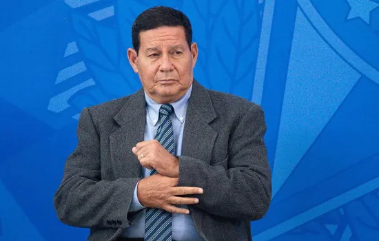 Mourão ataca Moraes por multa ao PL e diz que ‘chegou a hora’ de a direita reagir