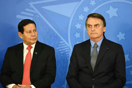 Bolsonaro diz que não está falando com Mourão sobre nenhum assunto