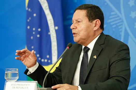 Mourão sobre currículo de Kassio: ‘o meu não tem problema nenhum’