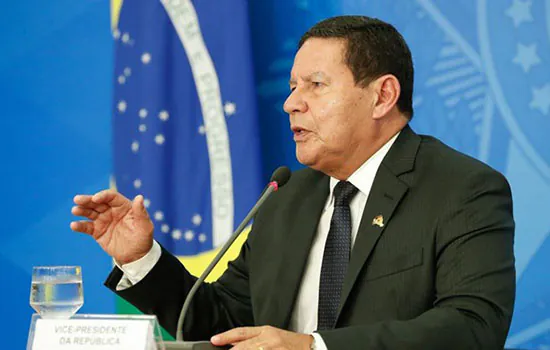 Mourão sobre currículo de Kassio: ‘o meu não tem problema nenhum’