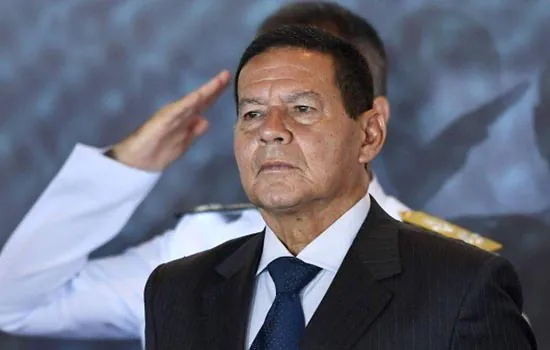 Mourão defende ampliação do tempo mínimo para aposentadoria de militares