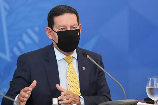 Mourão sobre 1.840 mortes em 24h: ‘é lamentável, estamos com situação complicada’