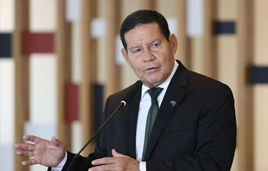 Mourão atribui demissão de Castello Branco ‘talvez