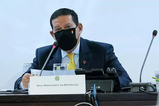 Mourão defende aprimoramento e manutenção do auxílio emergencial