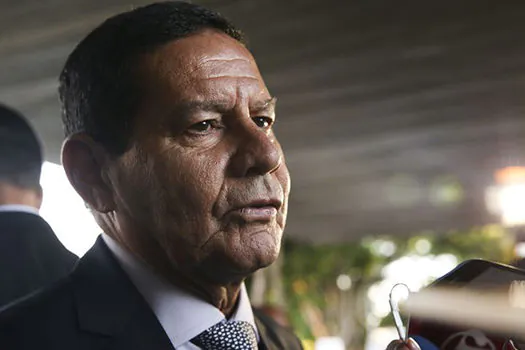 Mourão compara cadeia a masmorra e ‘colônia’ do crime