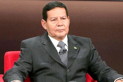 Witzel ‘esqueceu da ética e da moral’ ao divulgar telefonema, diz Mourão