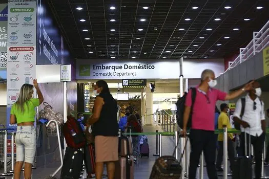 Páscoa movimenta aeroportos e terminais rodoviários