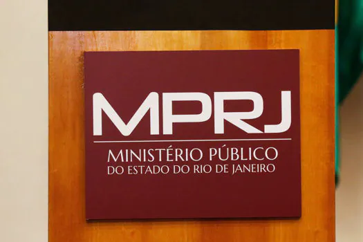 MPRJ derruba construções em área dominada pela milícia em Jacarepaguá