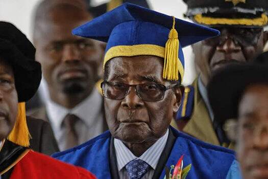 Mugabe faz primeira aparição pública após militares assumirem Zimbábue