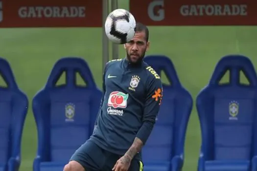 Mulher que acusa Daniel Alves de estupro temeu não ser levada a sério