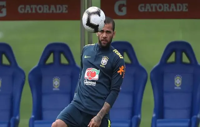 Mulher que acusa Daniel Alves de estupro temeu não ser levada a sério